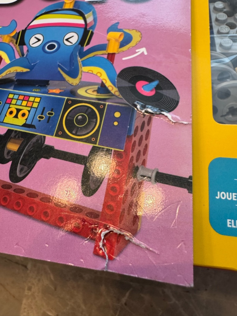 Klutz Lego Gear Bots Science/STEM Activity Kit for 8-12 years - Picture 6 of 7